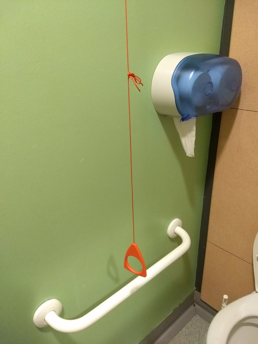QueenMollyBones's tweet photo. Oh hey, Whittington Community Hospital, you should know better. #AccessibleNHS #access #ableist https://t.co/CUvamg7QpN
