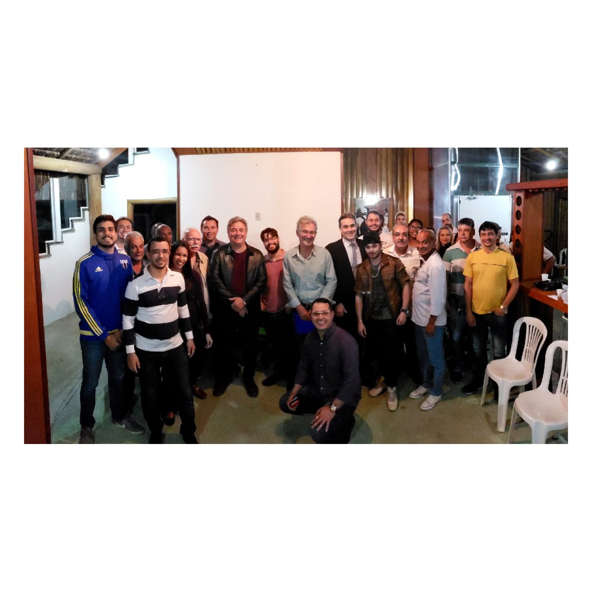 LPVellozo's tweet photo. 👍 Agradeço todos que compareceram no bate-papo que aconteceu ontem! Foi um encontro muito produtivo com parceiros que também acreditam que a união faz a diferença. 👉🏼#AtitudePraMudar

#BoaPolítica #Conversa #MídiaDigitais https://t.co/4KLePm9w4A