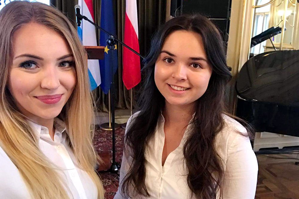 DNA_agencja's tweet photo. Polecamy się na konferencje! #DNA #hostessy #modelki https://t.co/tDj4sSYfQ1