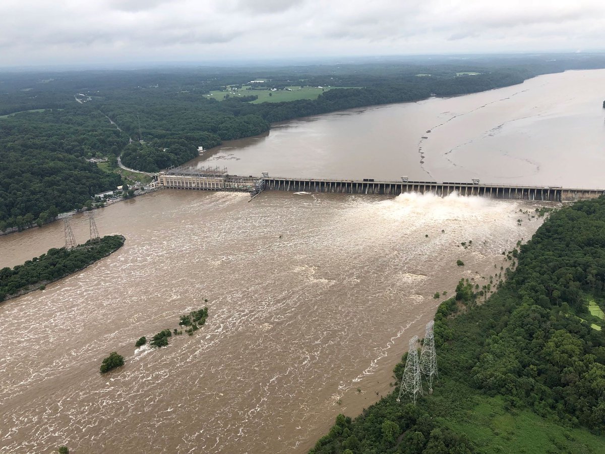 MarylandDNR's tweet image. 17 cresting gates are now open at Conowingo Dam to address the Susquehanna River flow due to the recent rain storms. Exelon expects to open up to 22 gates over the next 12 hours to deal with record flow, which could be higher over the weekend.