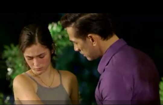 midnightrix's tweet photo. "Ano to? Bat may mga pasa ka? Si Adrian may gawa nito no?. Napakawalang hiya talaga ng lakaking yun!" -Virgilio
Me: SI PAUL PO MAY GAWA NYAN BWISETTTTT!
#ArawGabiForgiven https://t.co/DJ5BVsNPm3