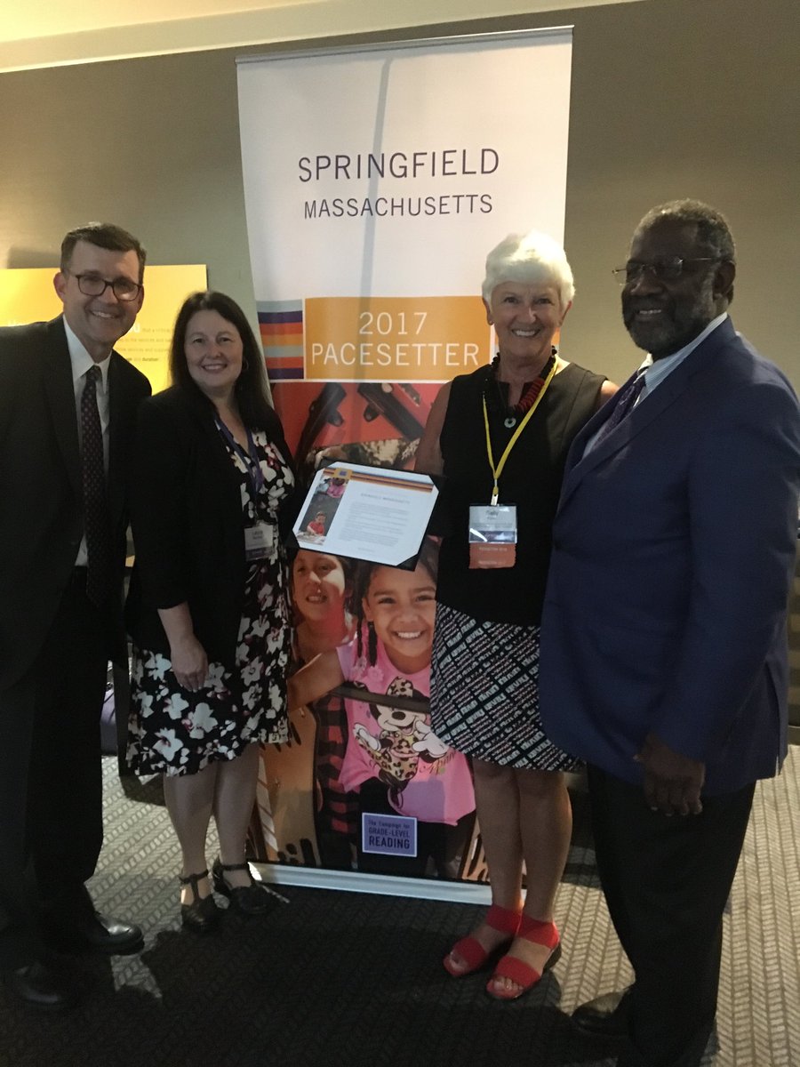 readby4thgrade's tweet photo. Proud to be recognized as 2017 Community Pacesetter at #GLRWeek2018 Proud of all those whose work this honors! ⁦@SPSElemandEarly⁩ ⁦@readingby3rd⁩ #413reads https://t.co/o18BFWByxH