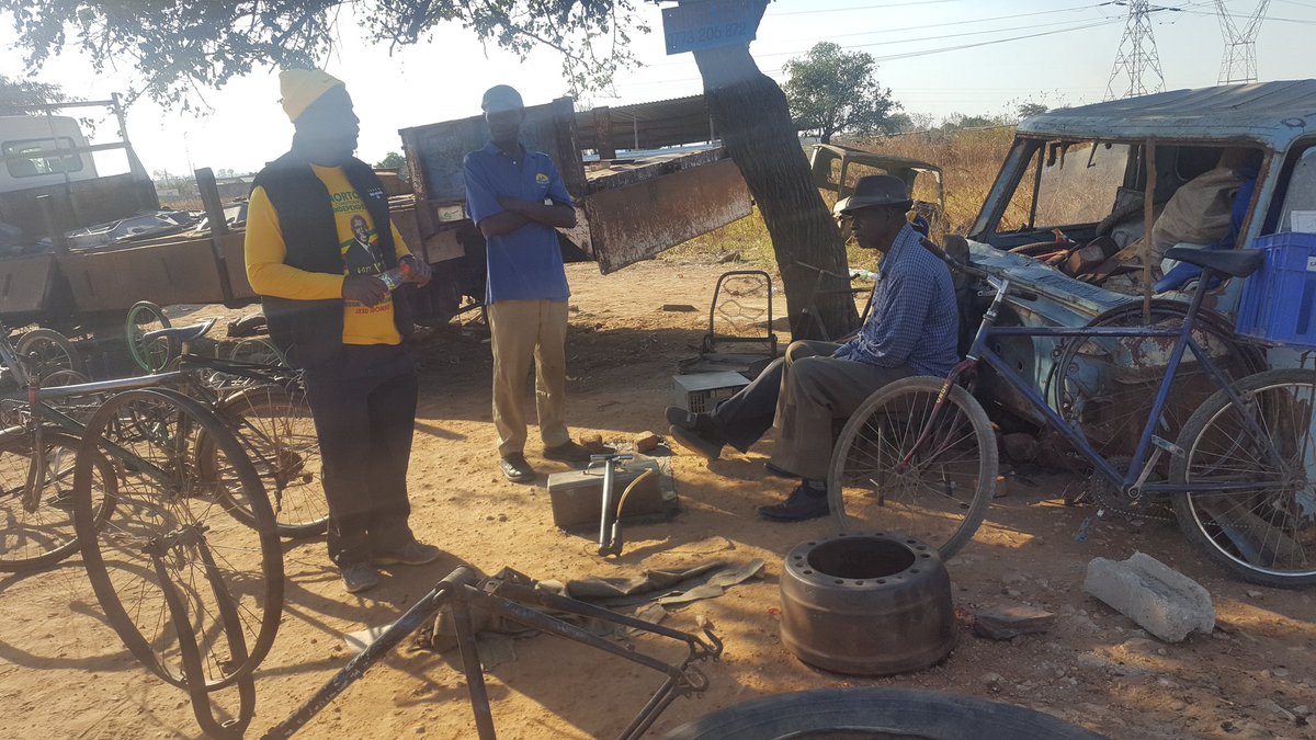 TembaMliswa's tweet photo. Staying away from the people and expecting the party to shoo you into power is the perfect recipe for disaster. #DevelopmentCheteChete #BhuruMudanga2018 https://t.co/BLlvBYc8j4
