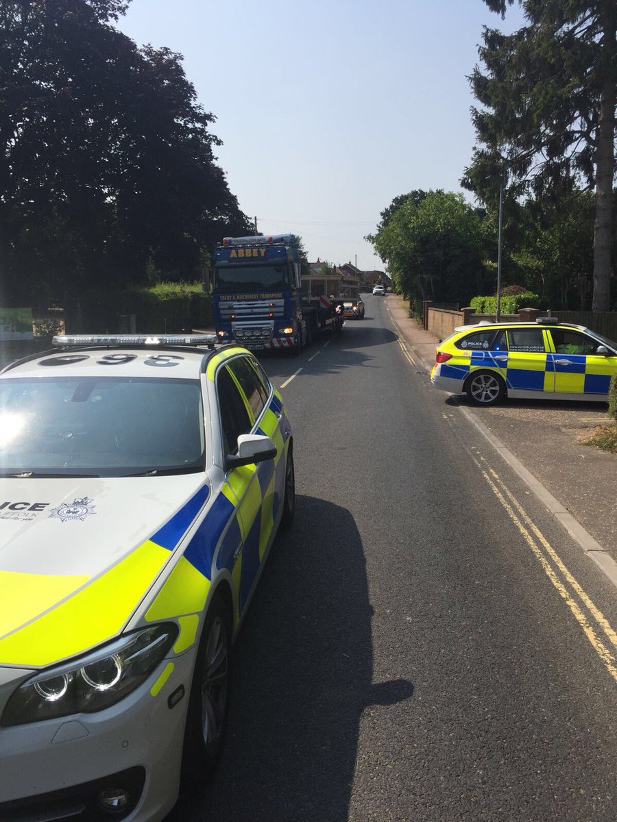 NSRAPT's tweet photo. Today @NSRoadsPolicing have been escorting a wide load for #AbloadPippa. Thanks for your patience. #AbbeyTransport #OysterYachts. #1350 https://t.co/qyTTmHjR7B