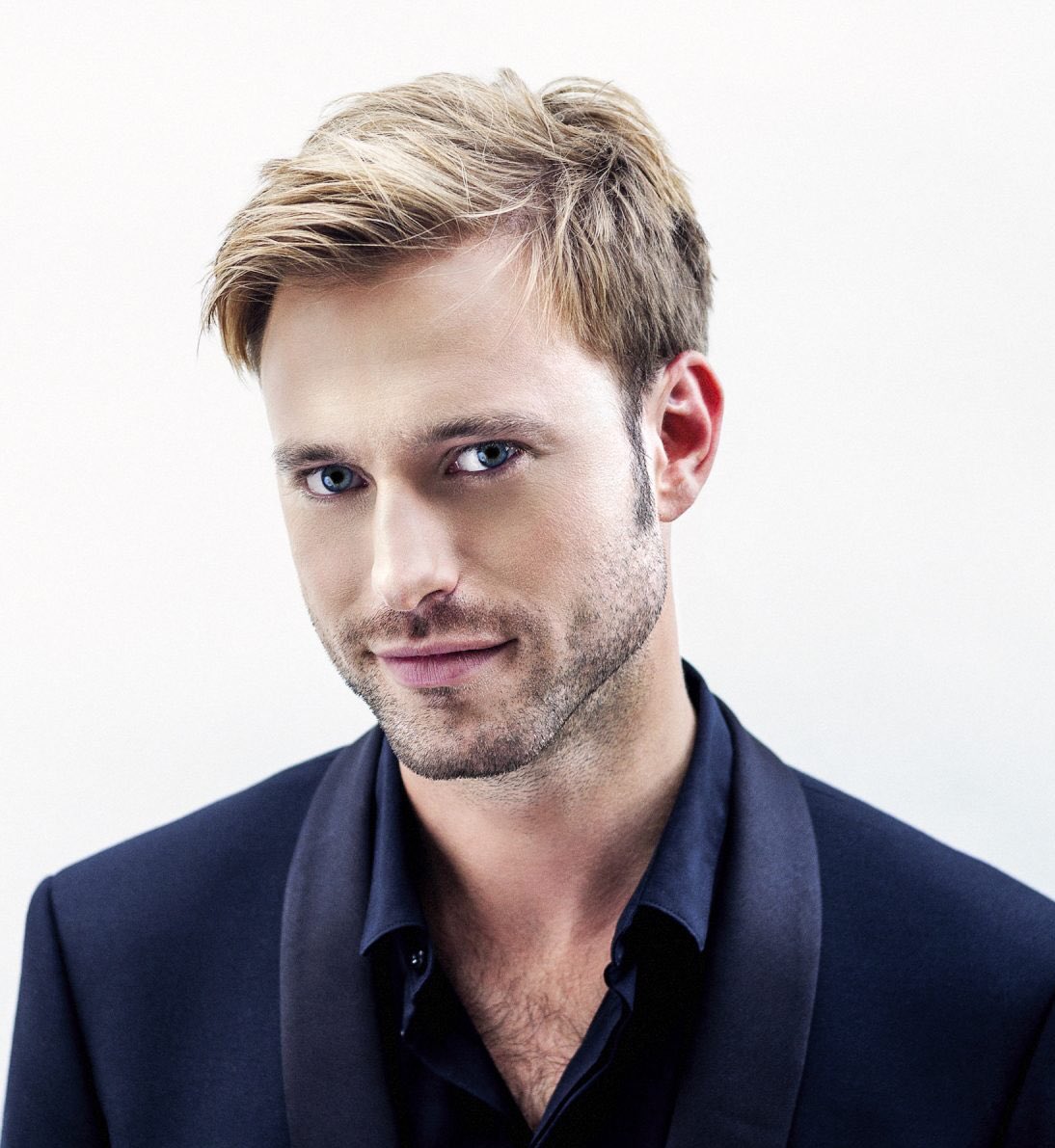 Металлическая наклейка apple. Значок 25мм apple. Логотип apple. Логотип apple. J.