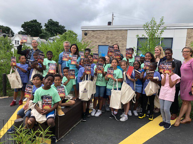 VertexPharma's tweet photo. Thanks to an amazing collaboration with @BostonSchools, @tonyamezrich and @benmezrich, these BPS students will be diving into #CharlieNumbers this summer for some #STEAM-inspired reading. https://t.co/AR2gshgrPF