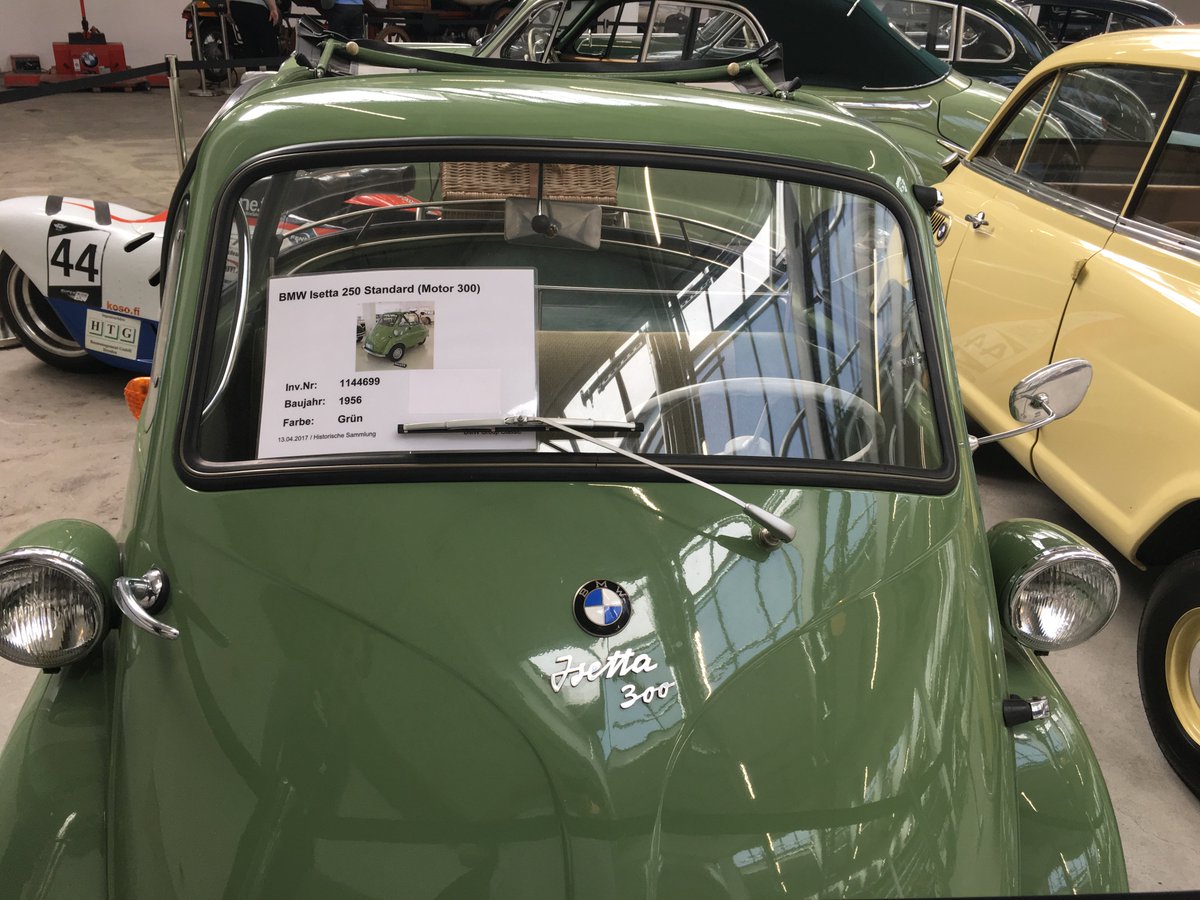 TatianaVoytsenk's tweet image. BMW car lovers&apos; paradise #SAPCXDAY #SAP_CX #BMWClassic