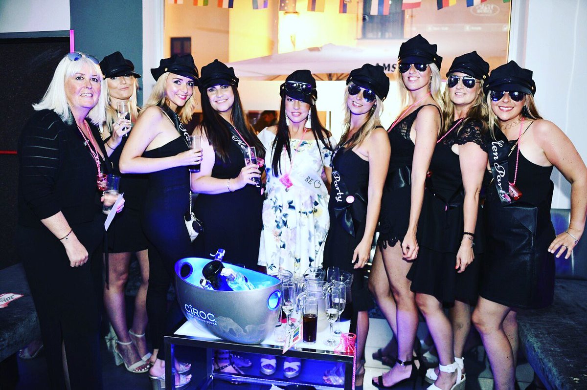 Thursday night!! 🙌🏼 Join us tonight for another spectacular night with the best cocktails &amp; shisha in Puerto Banus🍻🍹💨 #cocktails #cocktailbar #shisha #terrace #marbella #puertobanus #2ndline #ciroc #shotsshotsshots