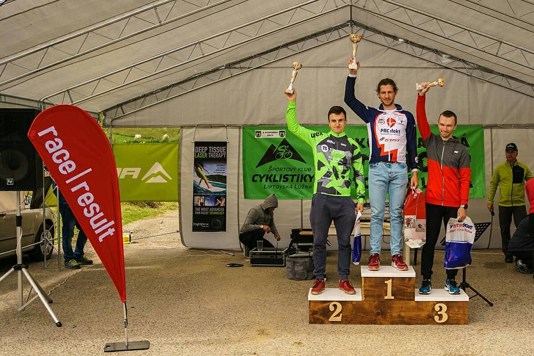 bibus_sk's tweet photo. BIBUS športujeme - Nízkotatranská MTB Tour 2018, krásne umiestnenia. Gratulujeme 👏👏👏🚴‍♂️👍

#bibus #bibussportujeme #pridajsaknam #fitstyl #vamdavakridla #topsportteam #behsopsom #bike #lietanie #plavanie #beh #cajgel #tourdefrance https://t.co/Y5slZEWyFe