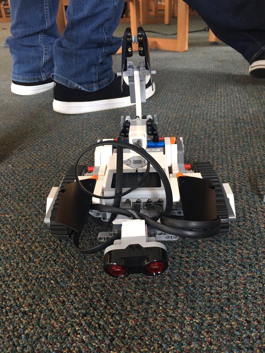 HavRobotics's tweet image. Here are some amazing robot highlights as our 3rd week comes to a close! Our kids keep coming up with incredible ideas! One more week to go, can’t wait to see what’s next! #summerRobotics