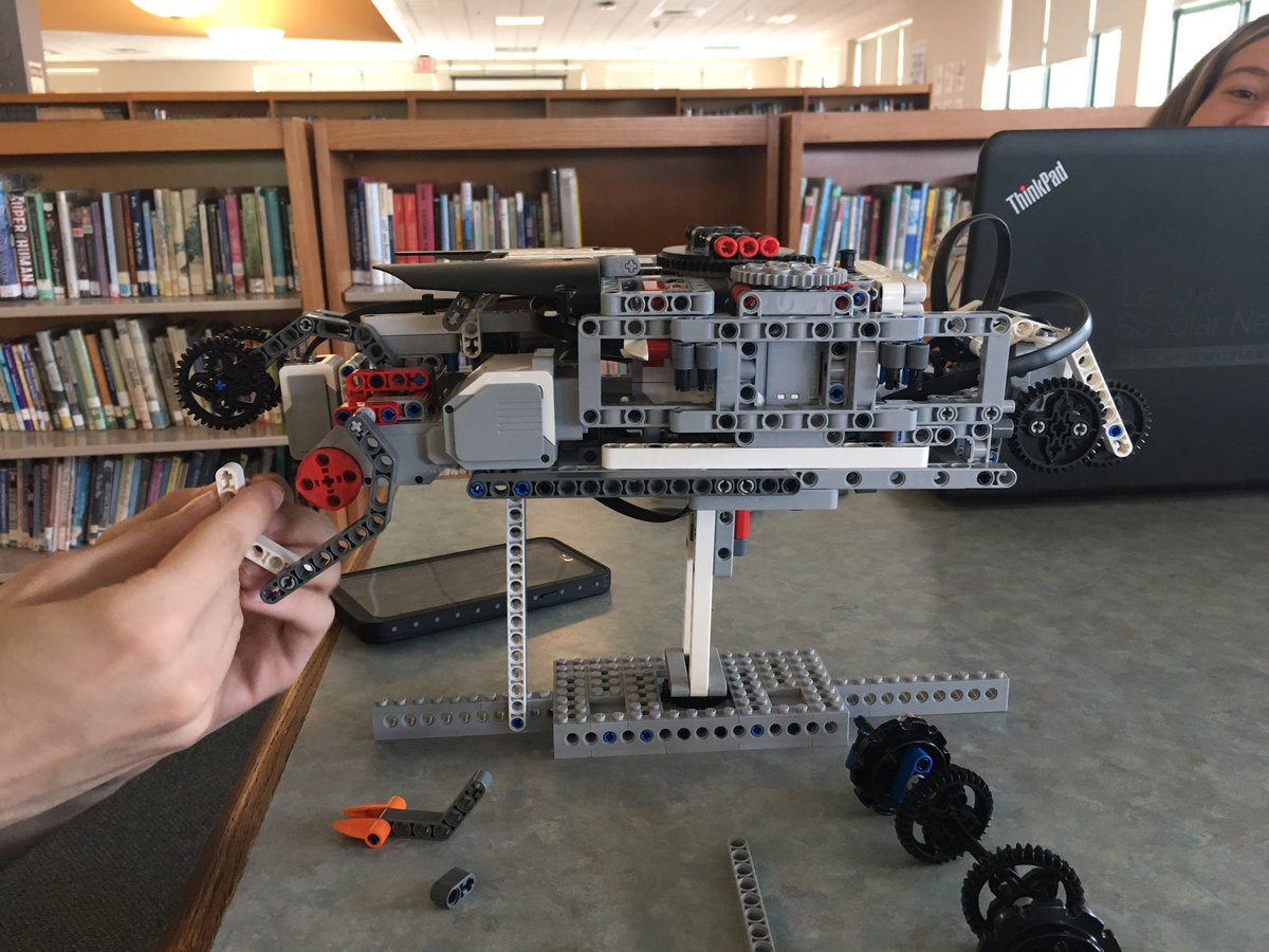 HavRobotics's tweet image. Here are some amazing robot highlights as our 3rd week comes to a close! Our kids keep coming up with incredible ideas! One more week to go, can’t wait to see what’s next! #summerRobotics