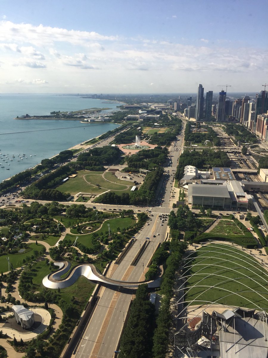 stlindsey's tweet photo. Excited for today's deep dive on"soft services" for #110NWacker - @BankofAmerica Chicago new home (2020). This view is incredible! https://t.co/zBteSB9YlD