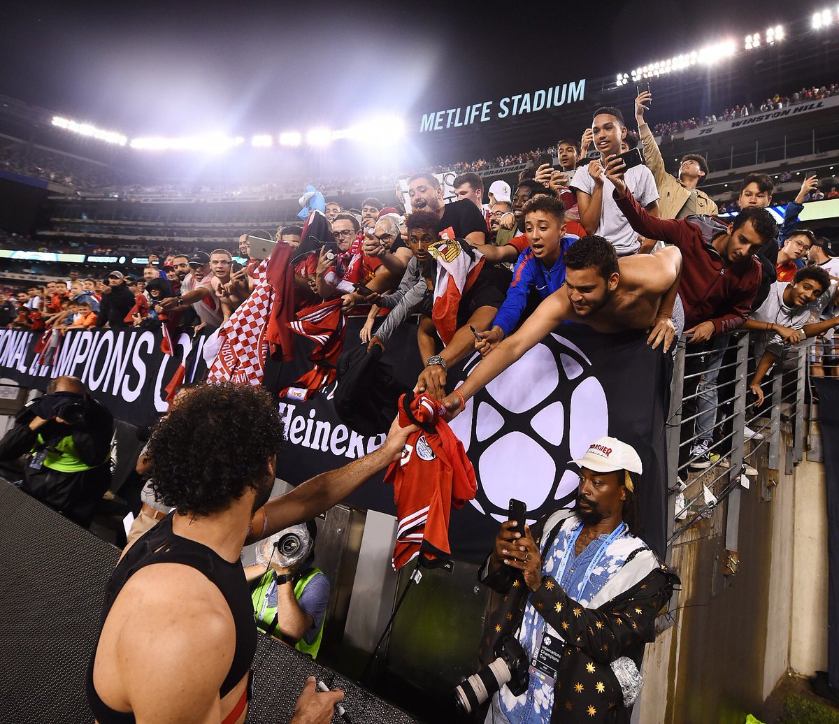 MoSalah's tweet image. Back to 🔴😀