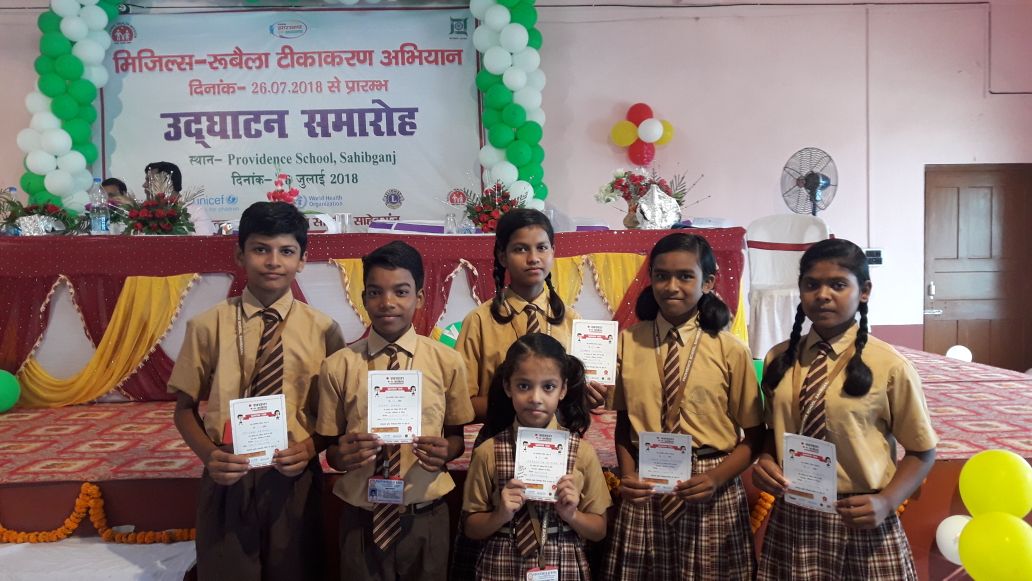 IprdSahibganj's tweet photo. #sahibganj में #MRcampaign की शुरुआत, दीप प्रज्ज्वलित करते @dc_sahibganj 9 महीने से 15 वर्ष के करीब पौने 4 लाख बच्चों का टीकाकरण का शुभारंभ हुआ @nancysahay89 @cmojhr @dasraghubar @UNICEFIndia @moiradawa @ChildReporters 
#childhealth https://t.co/Zht7DGBupA