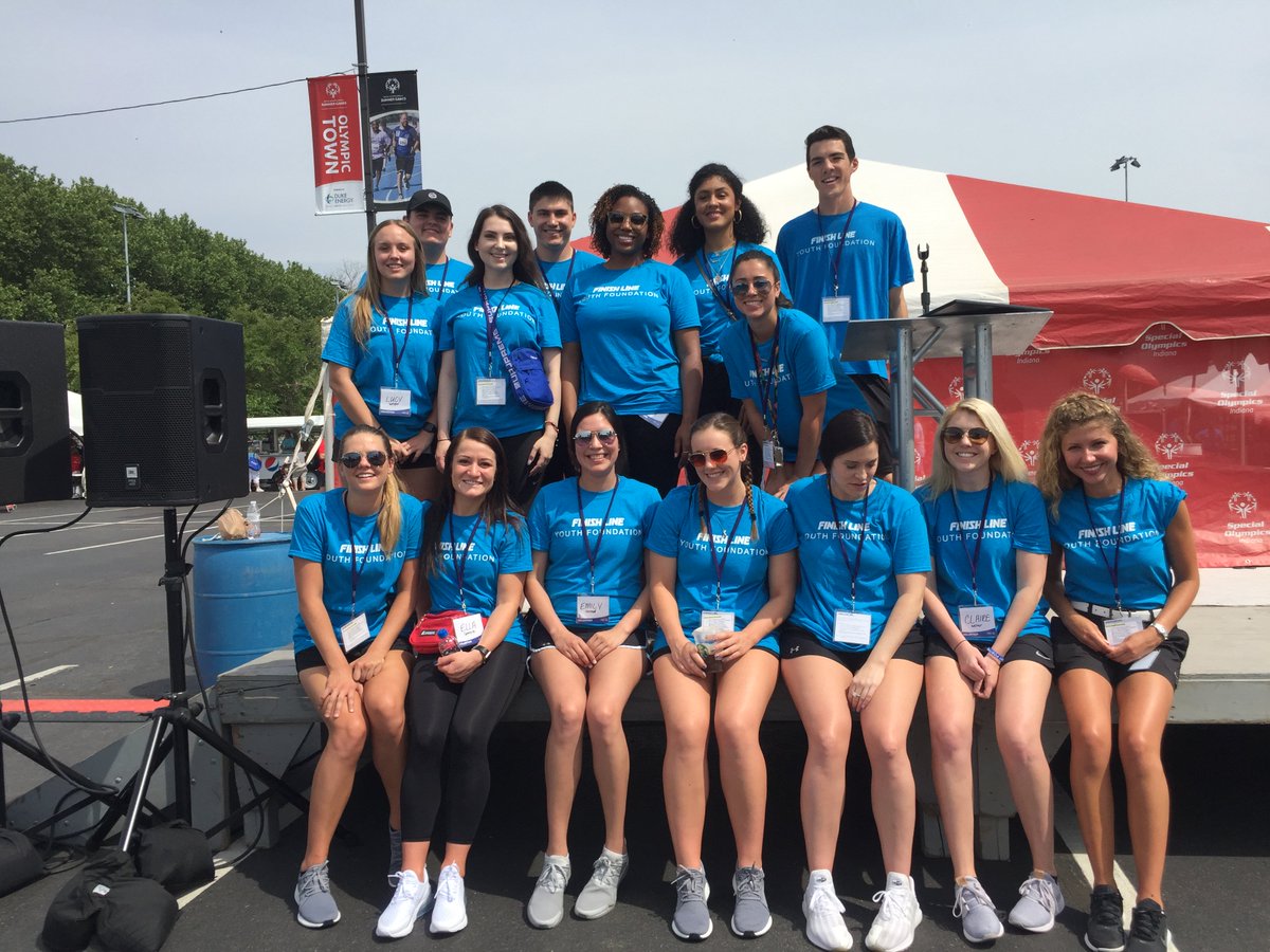 FinishLineNews's tweet photo. Today we celebrate #NationalInternDay! Big thanks to this crew who work side by side with us all summer @FinishLine making an impact https://t.co/czLbk1BnBv