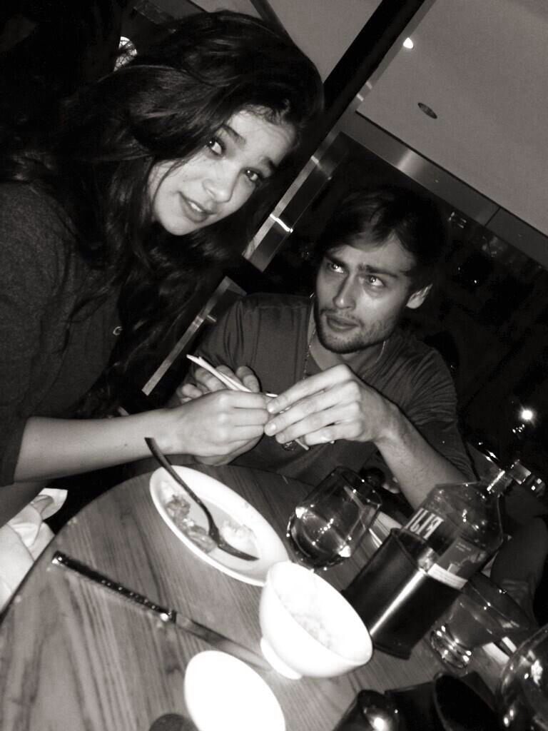 Trying to be romantic, <a href="/OfLucianaBaker/">𝐿𝑢𝑥 𝐷𝑒 𝐿𝑎 𝐶𝑟𝑢𝑧</a> doesn’t seem amused