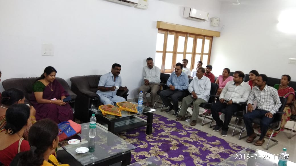 IprdSahibganj's tweet photo. झारखण्ड राज्य बाल अधिकार संरक्षण आयोग के माननीय सदस्य श्री अन्हद लाल ने #sahibganj भ्रमण के दौरान बाल सुधार गृह, #KGBV आंगनबाड़ी केन्द्र, वोन वुडेन मूक बधिर विद्यालय का निरीक्षण कर आवश्यक दिशनिर्देश दिया @cmojhr @dasraghubar @nancysahay89 @teamjharkhand https://t.co/6oHozhSr3K