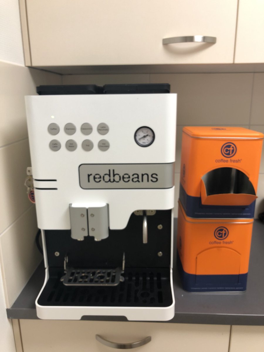 logoklompjes's tweet photo. En dan zit je ineens met een kop heerlijke koffie van @BooostersOnline ze zetten gewoon even een machine neer #heerlijk https://t.co/9CEA5nO0MZ