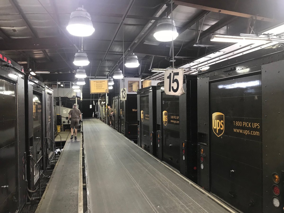 GrapaIsaac's tweet photo. Doors  down in Eau Claire. Drivers out to take advantage of great dispatch and great weather. https://t.co/bdCrjTQ0fK