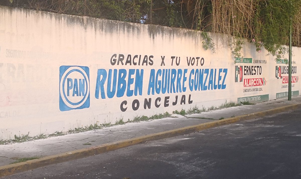 BelmontAdrian's tweet photo. Miren lo que me encontré 😁. Le deseo todo el éxito a nuestro Concejal de La Magdalena Contreras @potroaguirre ¡Con los vecinos trabajemos por nuestra Alcaldía! #OrgulloMC #ContrerasUnido https://t.co/h0b0gDyvUA