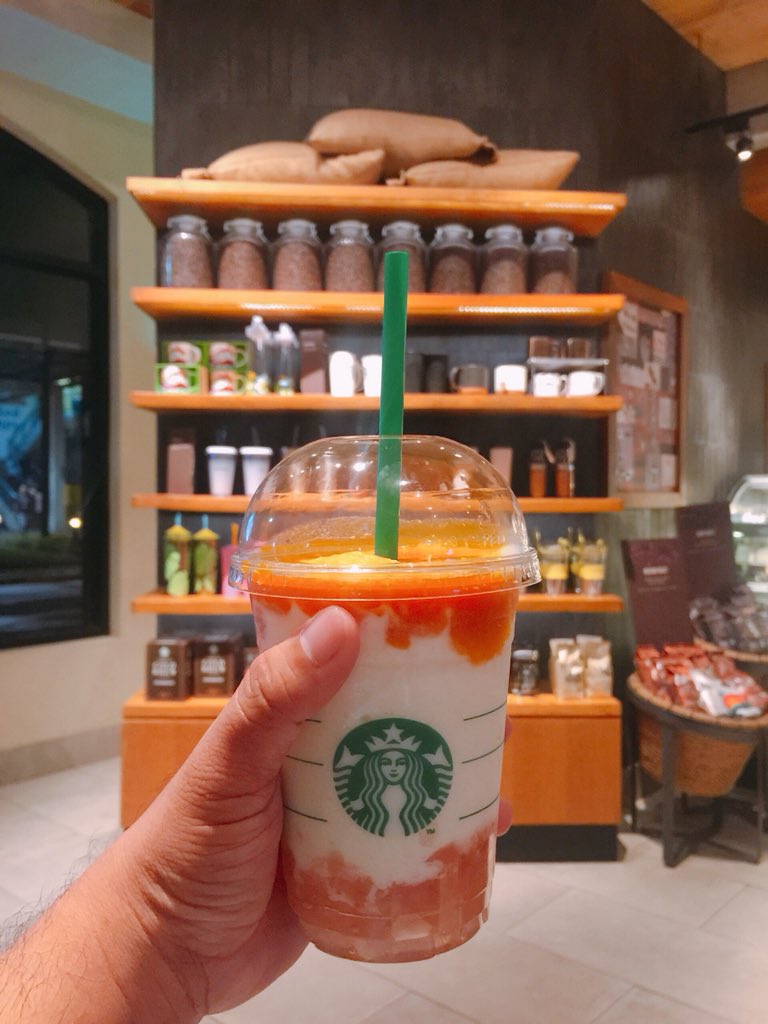 iheartGEM's tweet photo. Trying the newest Apricot and Peach Yogurt of @starbucksph in Hacienda Luisita, San Miguel, Tarlac City. This tastes really good! ๐ #EverydayWithGem #KissYourCravings #WhenInTarlac #StarbucksPH https://t.co/eQTMNlcOCc