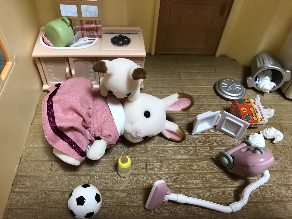 お疲れ様ですｗシルバニアファミリーで「ワンオペ育児」を再現ｗｗｗ