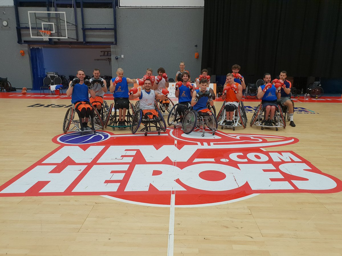 cvrootselaar's tweet photo. Zijn dit de New Heroes? 
Bokstraining van @bodijkhorst voor @Rolstoelbsktbal https://t.co/TZQnkk1Ycv