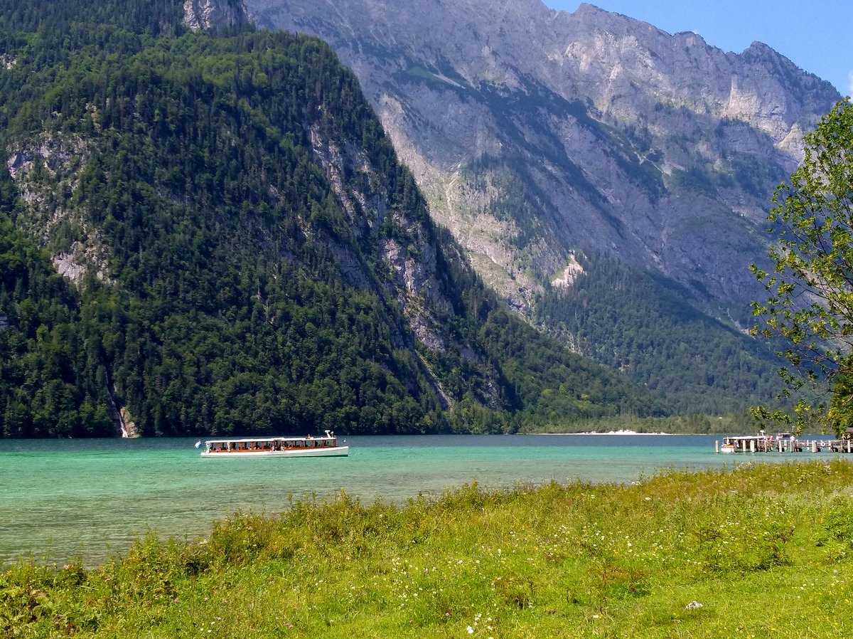 Colognelia's tweet photo. The beautiful green water of #Königssee #Salet https://t.co/Sju7WFOmDc