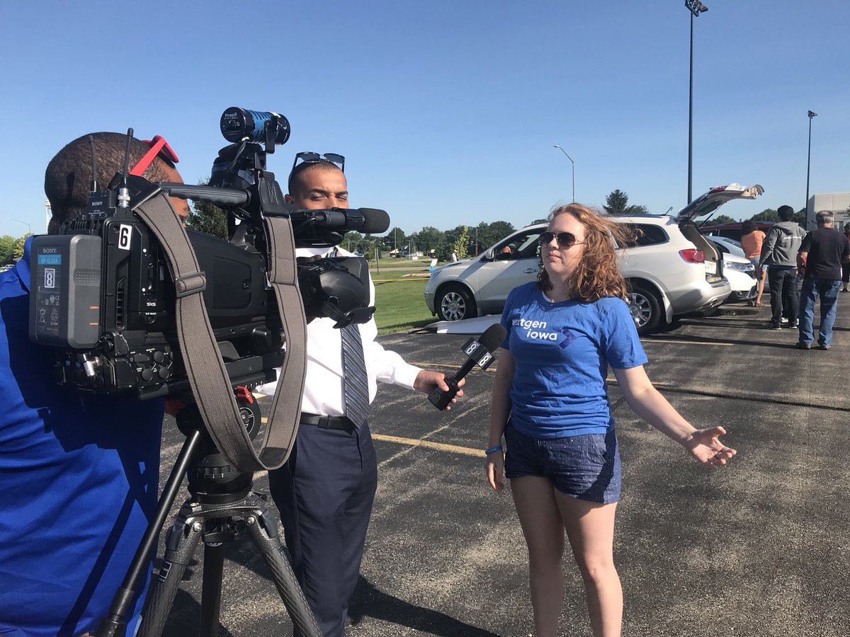 franhswanson's tweet image. 35 min until the rally starts and people are already lining up to #protesttrump. JOIN: NICC #Peosta campus, you can’t miss us!