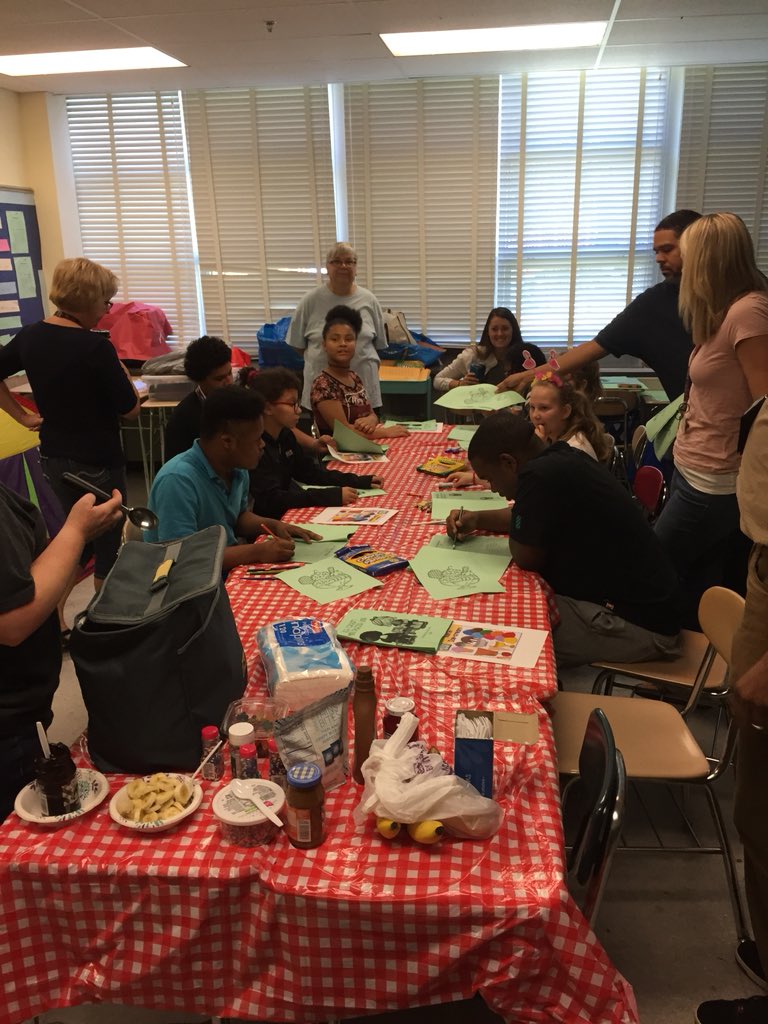 eevanosky tweet media