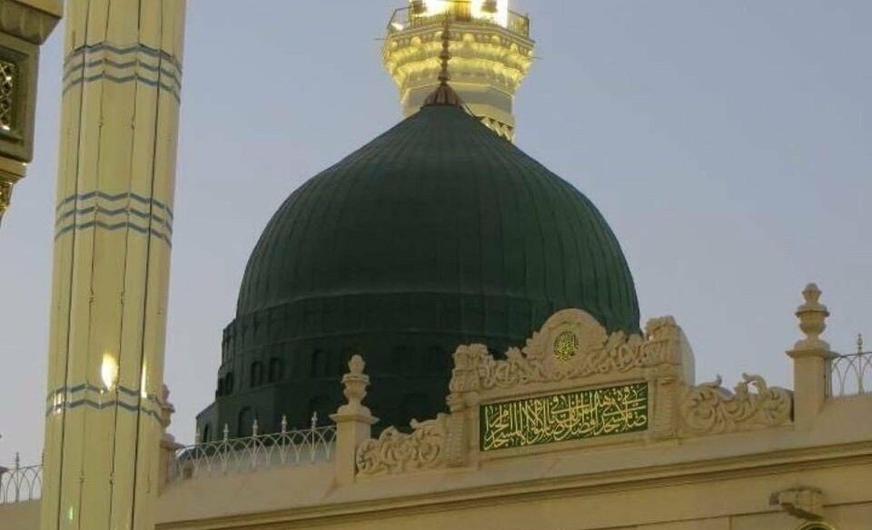 🕋 من مشكاة النبوّة 🕋
« قال رسول الله صلى الله عليه وسلم ؟ من صلى عليّ من أمتي صلاة مخلصا من قلبه ، صلى اللّه عليه بها عشر صلوات ، ورفعه بها عشر درجات ، وكتب له عشر حسنات ، ومحا عنه عشر سيئات » .
" صحيح التّرغيب والتّرهيب " 💕