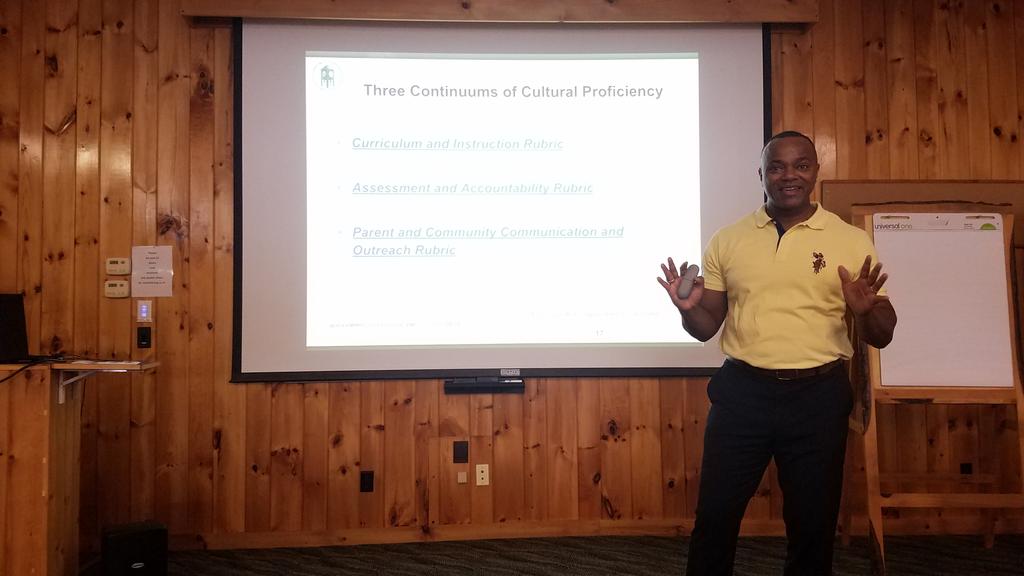 superrcscsd's tweet photo. Dr. Oliver Robinson presents to Cap Region Superintendents on culturally proficient leadership #RCSLovesToLearn #CapRegionBoces https://t.co/M5vMwAx2T6