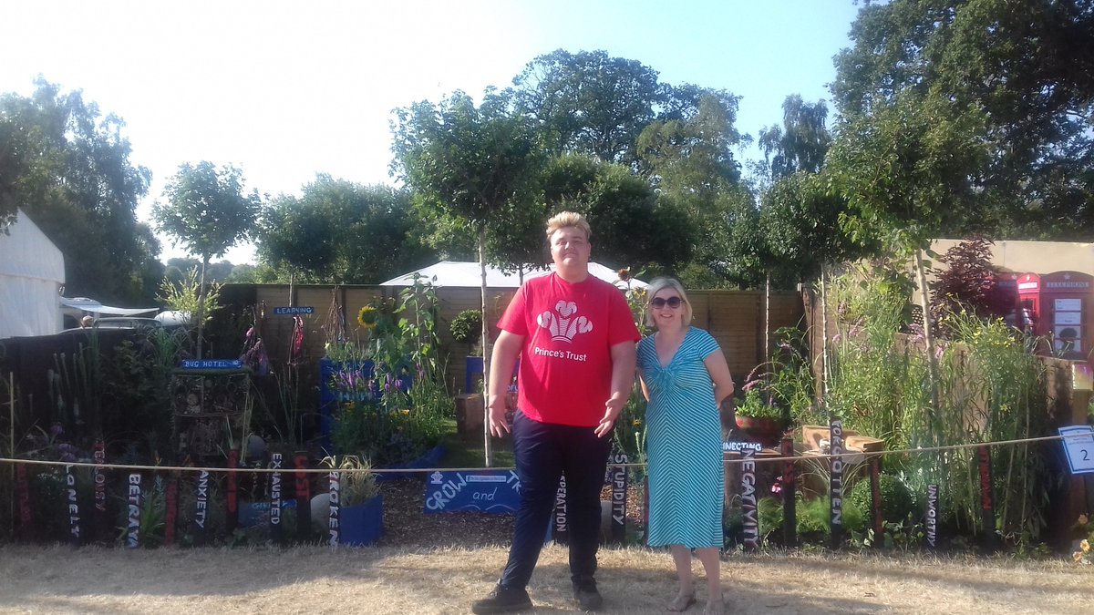 NFCTransitions's tweet image. We supported Karl to get involved with @PrincesTrust's Get Started program. Karl enjoyed spending the week making a Wellbeing Garden with other young people for the Sandringham Flower Show.

They received the Silver Gilt award for their efforts and saw Prince Charles and Camilla!
