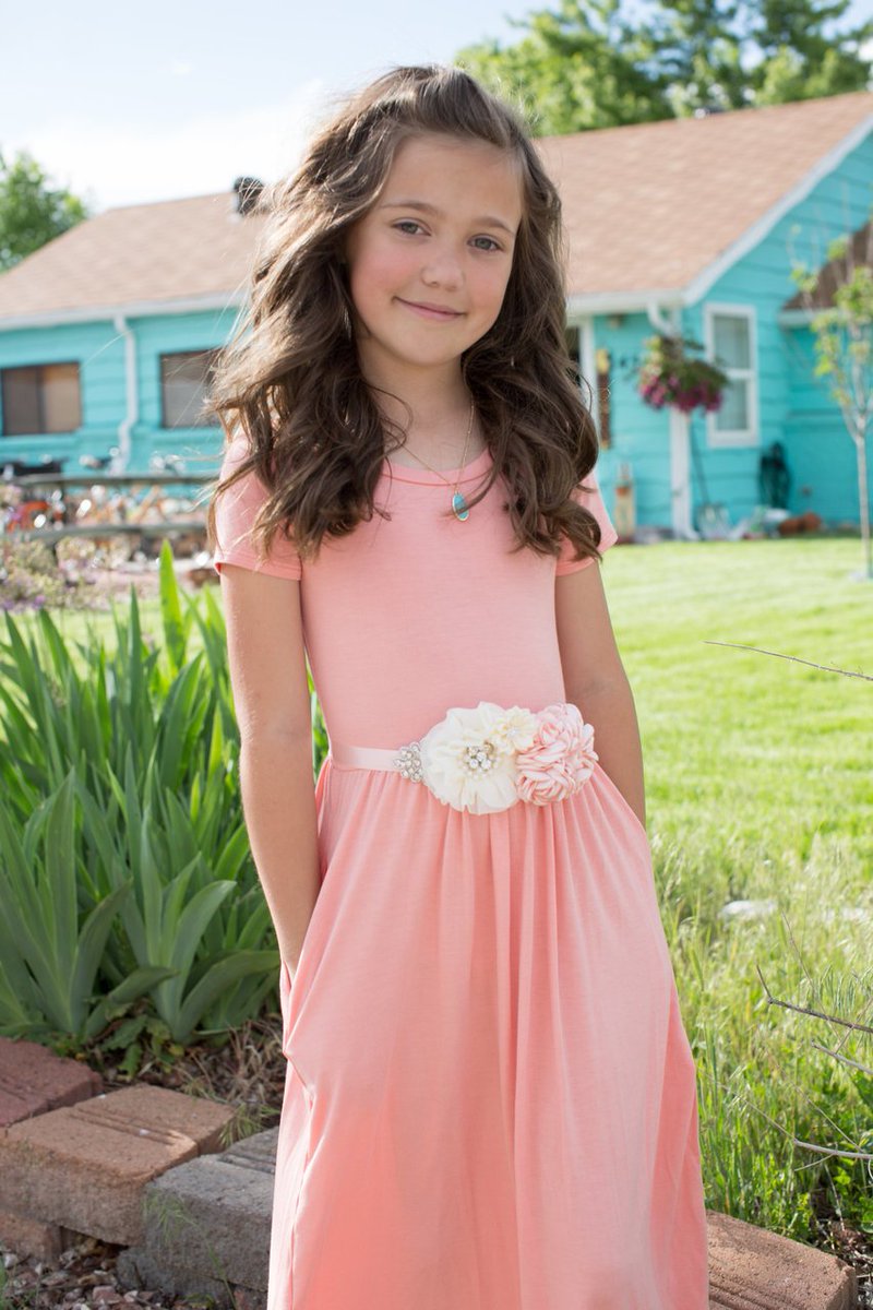 RyleighRueMVB's tweet photo. Girls Cap Sleeve Cinched Maxi Dress Blush $32.00 https://t.co/NV8EJlKNRZ #ryleighrue #girlsdress https://t.co/cG8DOgtXTe