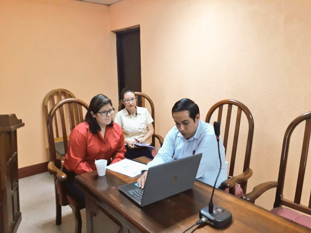 PromipymeCUNORI's tweet photo. Entrega personalizada de resultados de Asistencia Técnica Ambiental, a empresarios clientes de PROMIPYME, con apoyo del Centro Guatemalteco de Producción Más Limpia CGP+L. #Ambiente #EmpresasVerdes https://t.co/a5U71oSbhL