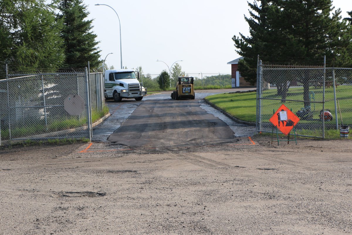 SamsonCree's tweet photo. #Conash Paving the @SamsonCree Daycare. Hai Hai !! #FirstNations #Maskwacis #SamsonFirstNation https://t.co/ZB6XhpL4qv
