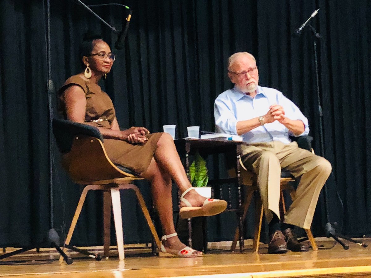 RCTCHR's tweet photo. Q&amp;A Dr.Lora Hodges and Chip Wood at the Chicago Institute #rcsummer@responsiveclass https://t.co/UMthcE3zxd