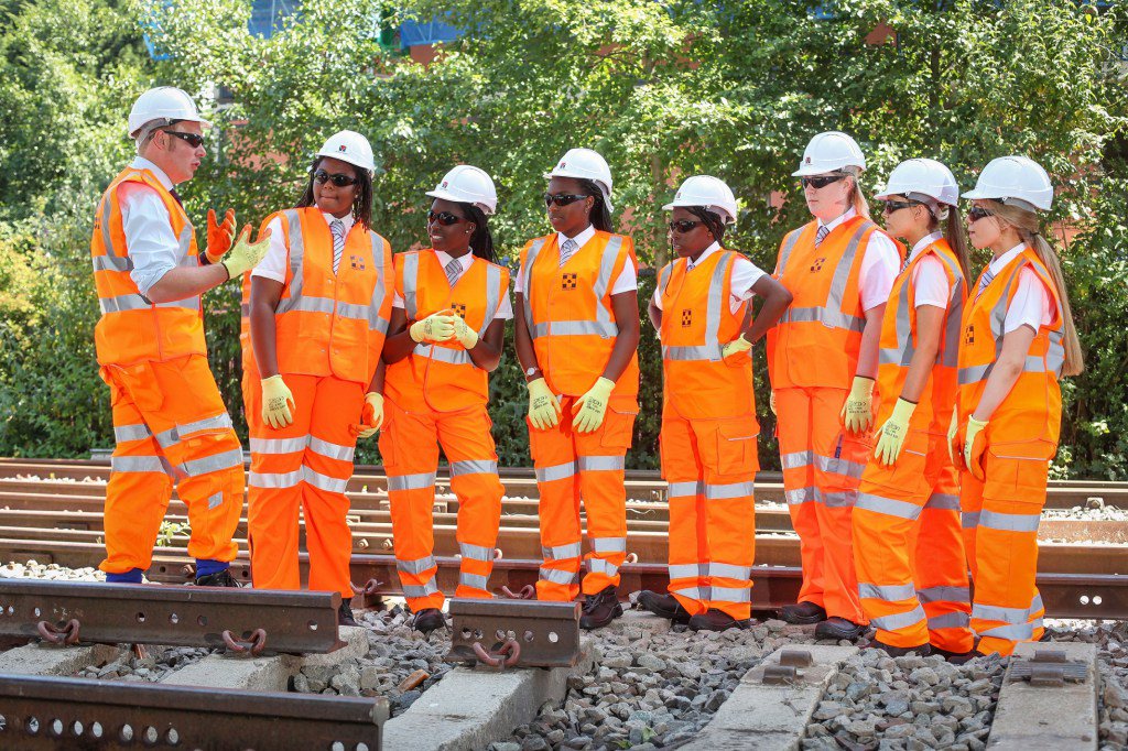 railmedia's tweet photo. Teens go trackside to get a taste of an engineering career https://t.co/mQeIX6sn1p https://t.co/VNv9e3wc3P
