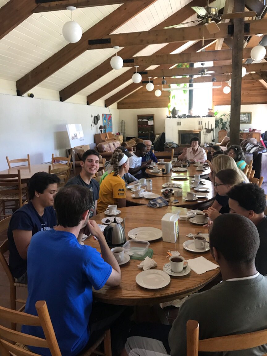 trinityyouthmh's tweet photo. One of our work teams was treated to tea time with Sarah and Lee in the lodge.
.
.
.
#trinityyouthmissionteam2018 #trinityyouthserves #cleftrock @adventureserve https://t.co/USgxCn9icn