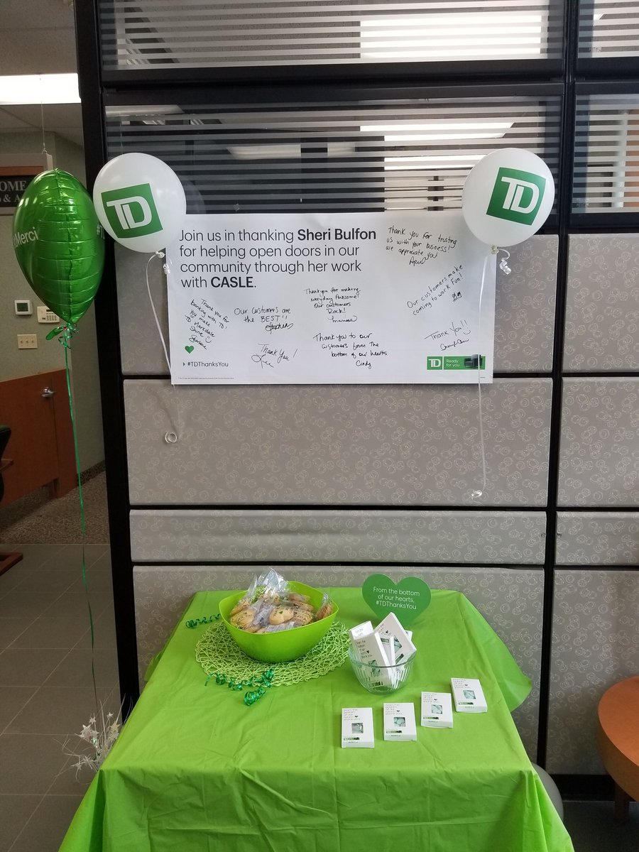 sharglover's tweet photo. @TD_Markdale welcomes you to the branch for cookies and heart candy! #TDThanksYou #CustomerAppreciationDay @LeeBeeTD https://t.co/njTwgYQp0q