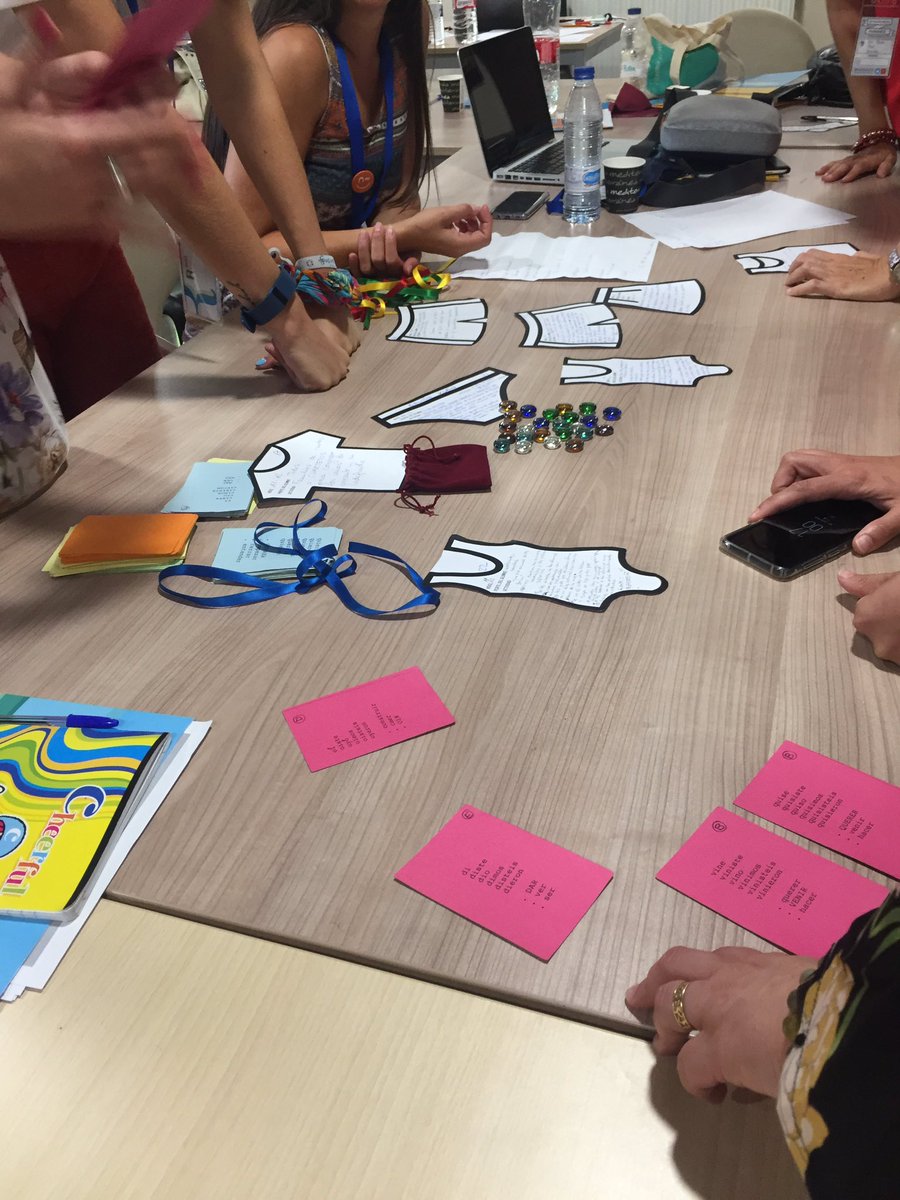 xespejo's tweet photo. Compra-venta de actividades e ideas en el mercadillo de #ProfeDeELE18. ¡Se ha agotado todo el género! https://t.co/Gc63og8jnE