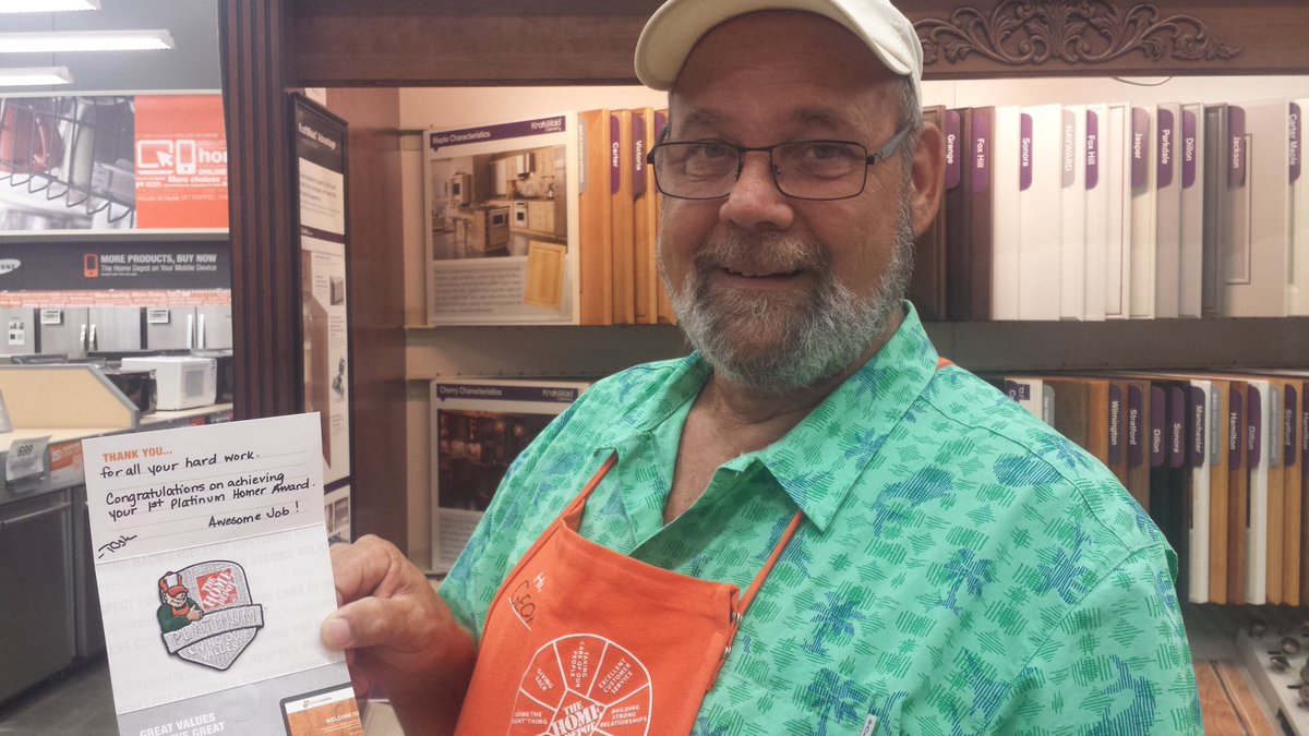 CMiddlebrook93's tweet image. George in appliances earned his 1st platinum #homeraward George is proof that #perfectkitchens #HDPP attach rates over 30% &amp;amp; #leadgeneration pays at #thd0238 @NatashaTHD @sgaskinshd @RianDSMSE @BLehocki @mike3718