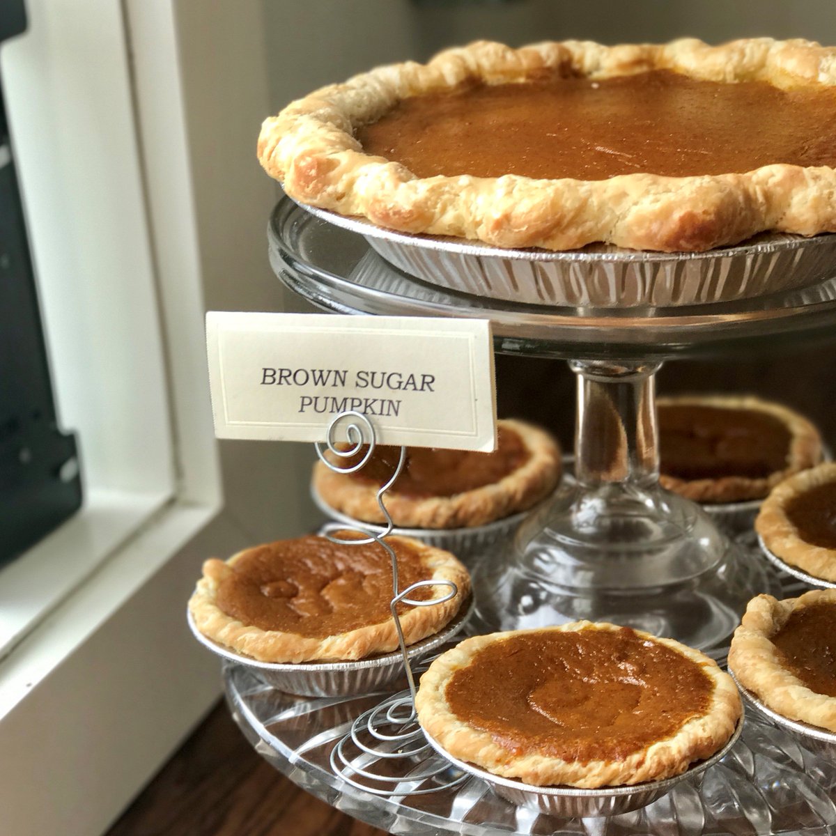 AEDBizInvest's tweet photo. The last #MadeinArlington Pop-Up Shop of the summer is happening today at Plaza Branch Library. Stop by 12-3 p.m. for some tasty treats from @LivinThePieLife. https://t.co/Xbwy4csn8n