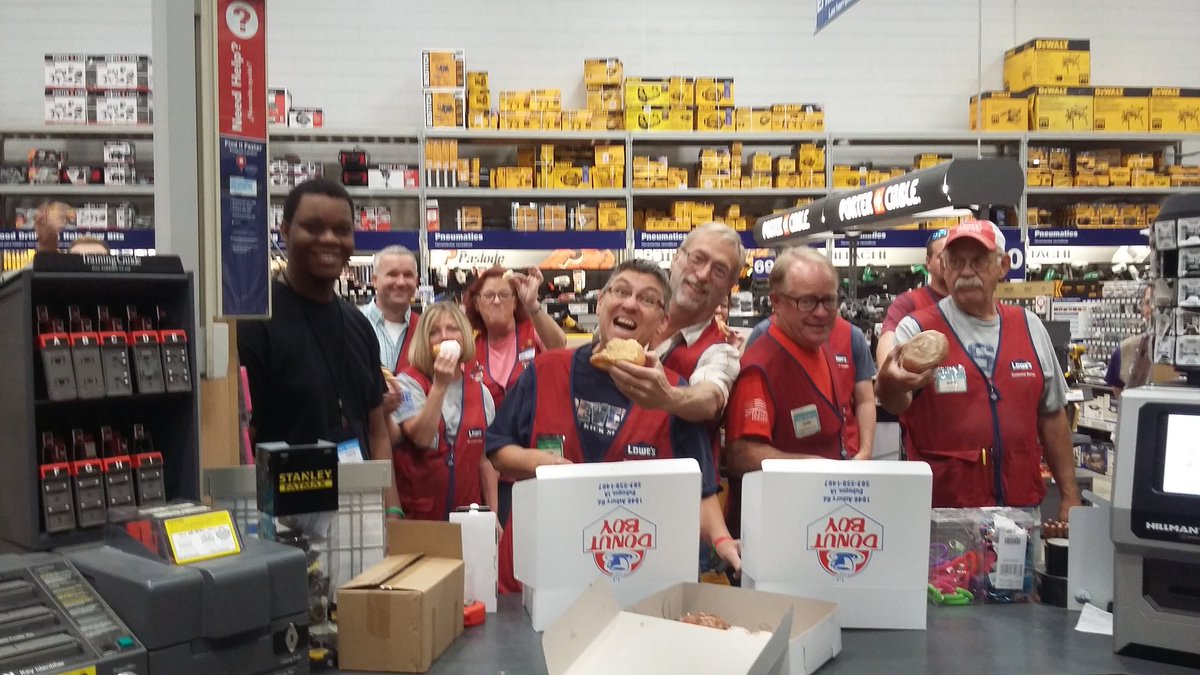 PatLeppert's tweet photo. Starting DOD with donuts.  #DayofDevelopement https://t.co/LtnkKyy6HR