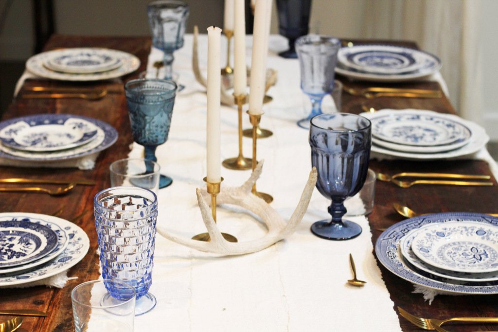 Pulling Out Our Best Loot for the Wedding Open House lootrentals.wordpress.com/2018/07/26/pul…