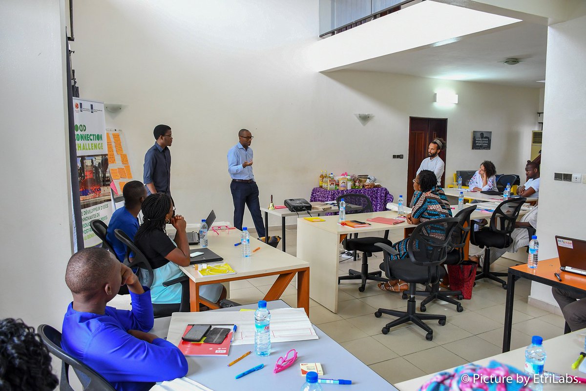 Ce matin, <a href="/SenamBeheton/">Senam Beheton</a>, et <a href="/sorich87/">Ulrich Sossou</a> ont partagé leur parcours d’entrepreneurs avec les participants du #FCC2018. Le plus important à retenir de cet échange c’est qu’entreprendre c’est toute une aventure et pour y arriver, il faut être résilient.
#wasexo #startups