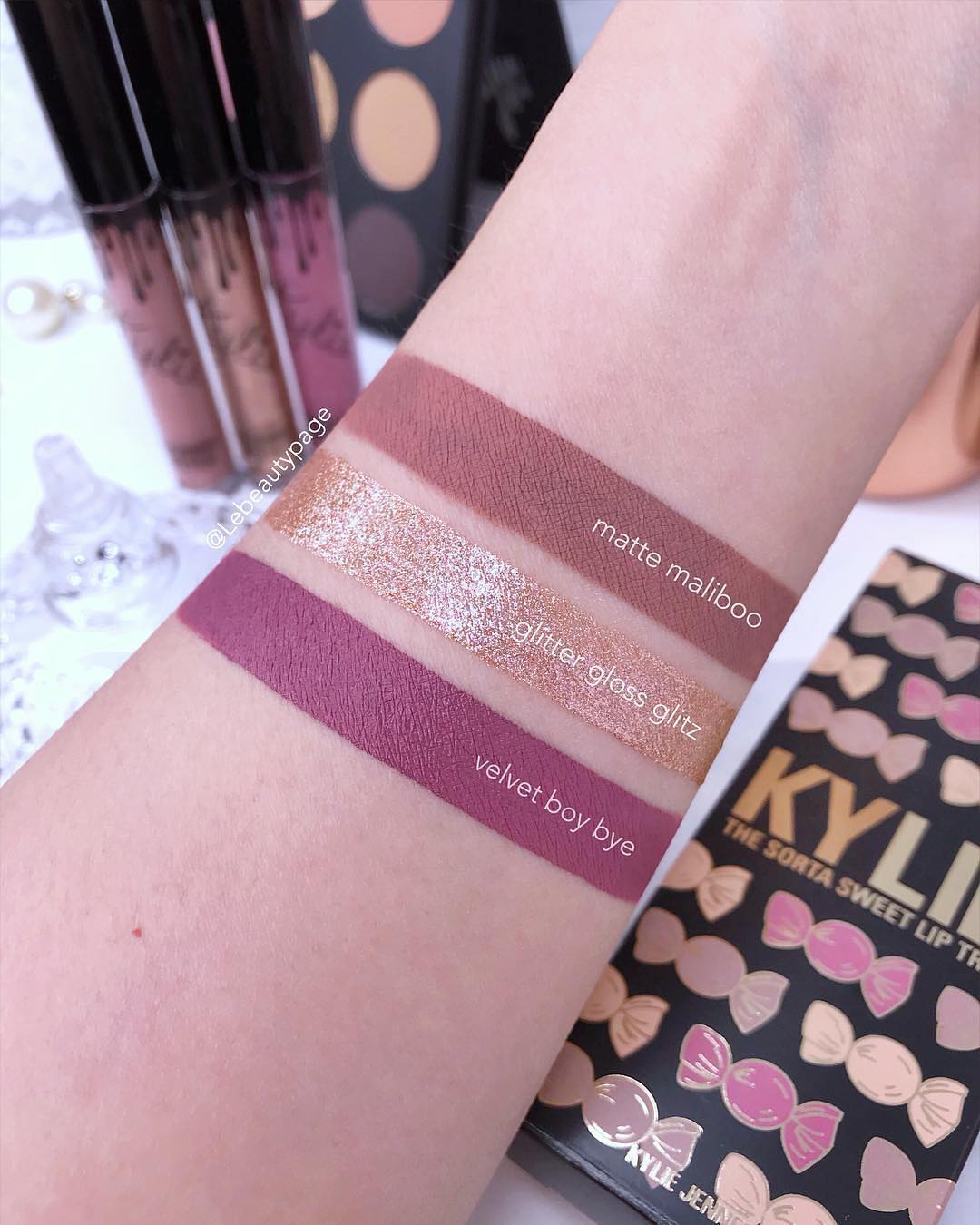 beheerder bewondering Psychologisch טוויטר \ Kylie Cosmetics בטוויטר: "Sorta Sweet Trio Lip Set ✨ Maliboo  Matte, Glitz Glitter Gloss, and Boy Bye Velvet! Get it now for ONLY $36 for  all three! @lebeautypage https://t.co/DLd6diIkdR https://t.co/LPs9yB96NC"