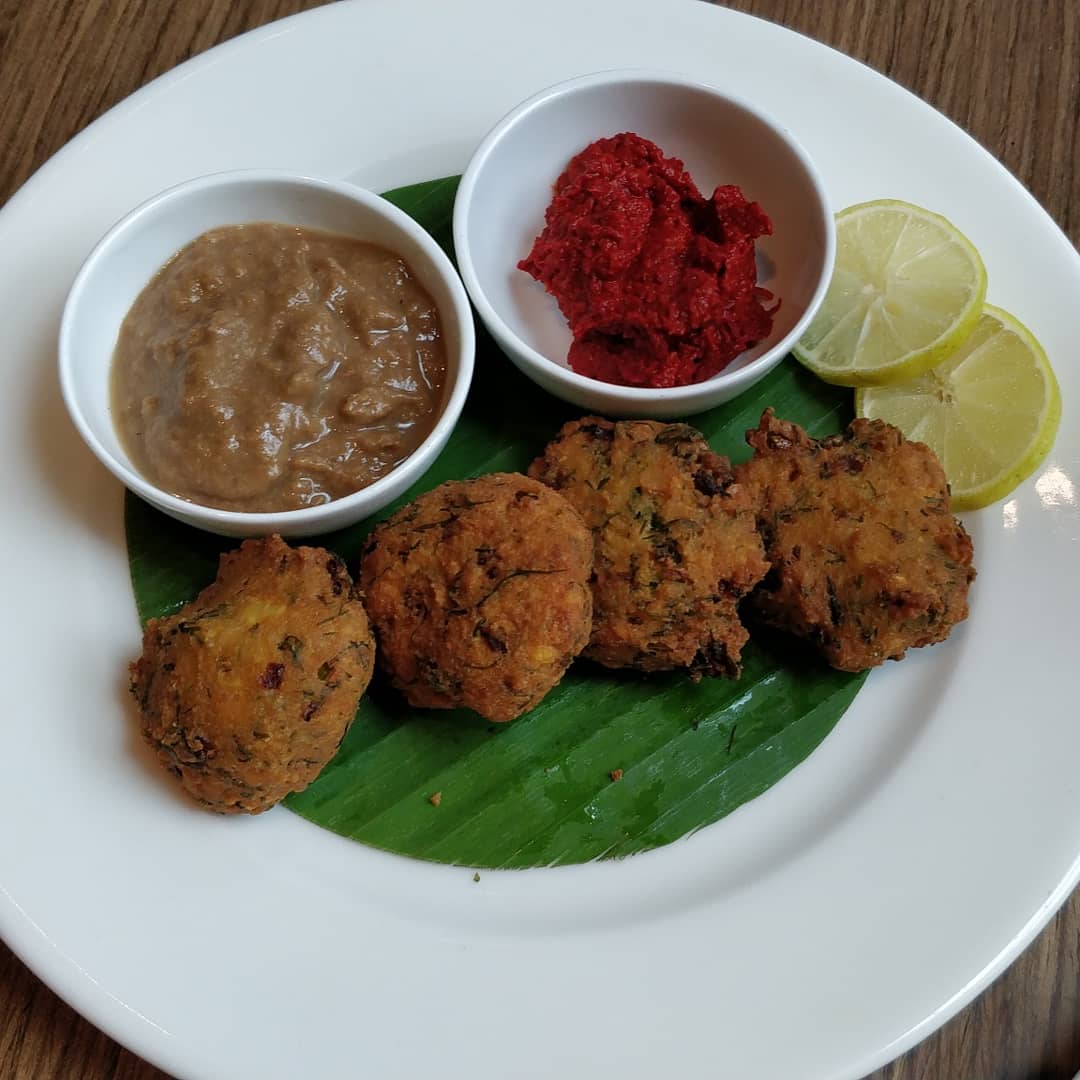 _ShriBala's tweet photo. #northkarnatakaahara
#chefshribala
#welcomhotelbengaluru
#karnatakaatjacaranda
#locallove
#kitchensofindia
#clams
#NorthKarnataka
#northcoastalkarnataka https://t.co/eiGZ3pjuzh