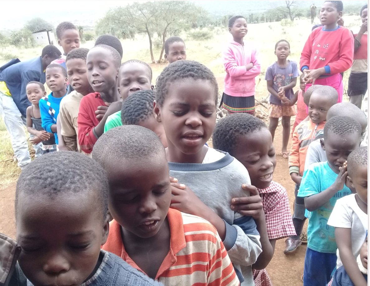POUR_Intl's tweet image. Pic of the week! These kids are thankful to the Provider. Are you?