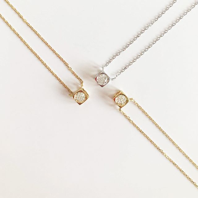 Enjoy this summer to discover yellow gold Le Cube Diamant novelties in our boutiques and on dinhvan.com
#dinhvan #paris #jewels #jewelry #cube#diamond #gold #summer #novelties ift.tt/2LDDhtz
